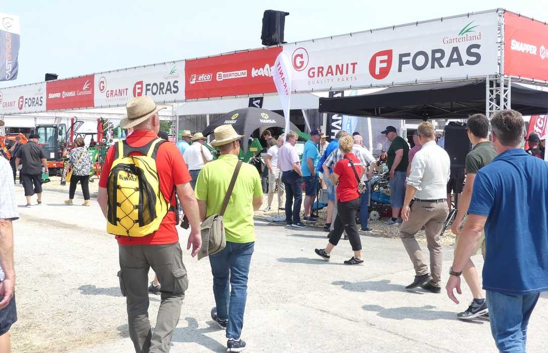 Granit Parts und Foras auf der Demopark: Mähroboter ohne Begrenzungskabel Granit Parts und Foras auf der Demopark: Mähroboter ohne Begrenzungskabel