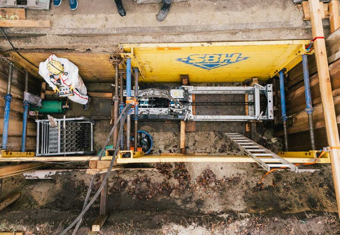 Kanalerneuerung mit Grundoburst 800G: Berstverfahren auf engem Raum