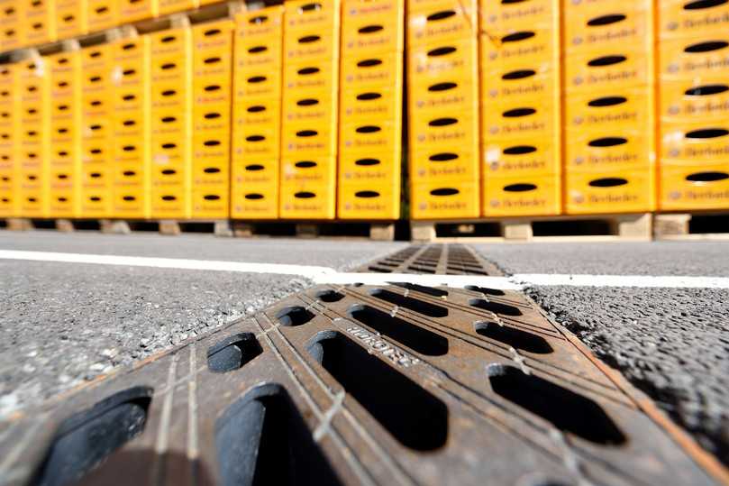 Dank der durchdachten Konstruktion kann die Hydroblock-Entwässerungsrinne direkt angepflastert, anbetoniert oder anasphaltiert werden. | Foto: Hydrotec