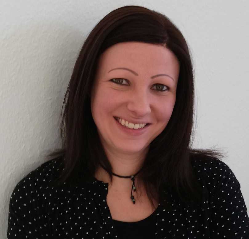 Jana Simon (1981) ist seit 2012 Mitglied im Vorstand und Qualitätsausschuss der Bundesqualitätsgemeinschaft Flüssigböden e.V., Berlin, und seit 2021 Geschäftsführerin der GeoIngenieure SOS GmbH & Co. KG, Bochum. | Foto: GeoIngenieure SOS GmbH & Co. KG Jana Simon (1981) ist seit 2012 Mitglied im Vorstand und Qualitätsausschuss der Bundesqualitätsgemeinschaft Flüssigböden e.V., Berlin, und seit 2021 Geschäftsführerin der GeoIngenieure SOS GmbH & Co. KG, Bochum. | Foto: GeoIngenieure SOS GmbH & Co. KG