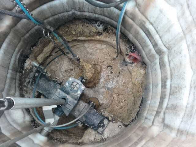 Blick in Hauspumpwerkschächte in Alpen zum Vergleich: Nicht „geimpft“, …