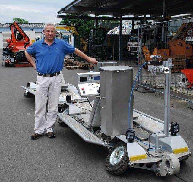 Stefan Grotzki war maßgeblich an der Entwicklung des MobiK beteiligt und wurde für sein Engagement in diesem Projekt im Jahr 2014 mit dem Goldenen Kanaldeckel des Instituts für Unterirdische Infrastruktur (IKT) ausgezeichnet. | Foto: A. zu Eulenburg