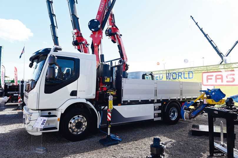 Emissionsfreies, geräuscharmes Arbeiten ermöglicht der Fassi-Ladekran F195A.1 mit Plug-in-Lösung „full electric“ auf einem Volvo FE electric . | Foto: QUATEX Emissionsfreies, geräuscharmes Arbeiten ermöglicht der Fassi-Ladekran F195A.1 mit Plug-in-Lösung „full electric“ auf einem Volvo FE electric . | Foto: QUATEX