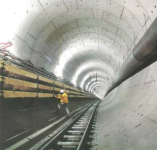 Abb. 4: Tübbingröhre Baulos 34 [2] | Foto: Bung-PEB