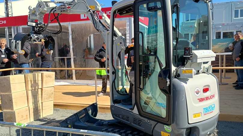 Den E-Bagger TB 20e bringt Takeuchi ab Mitte 2025 mit Kabine raus. | Foto: Budde/B_I MEDIEN