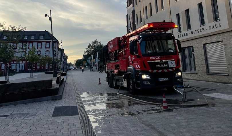 Zwei Fahrzeuge sind täglich im Einsatz, um Mannheims Straßeneinläufe effizient zu reinigen. | Foto: Rockstroh