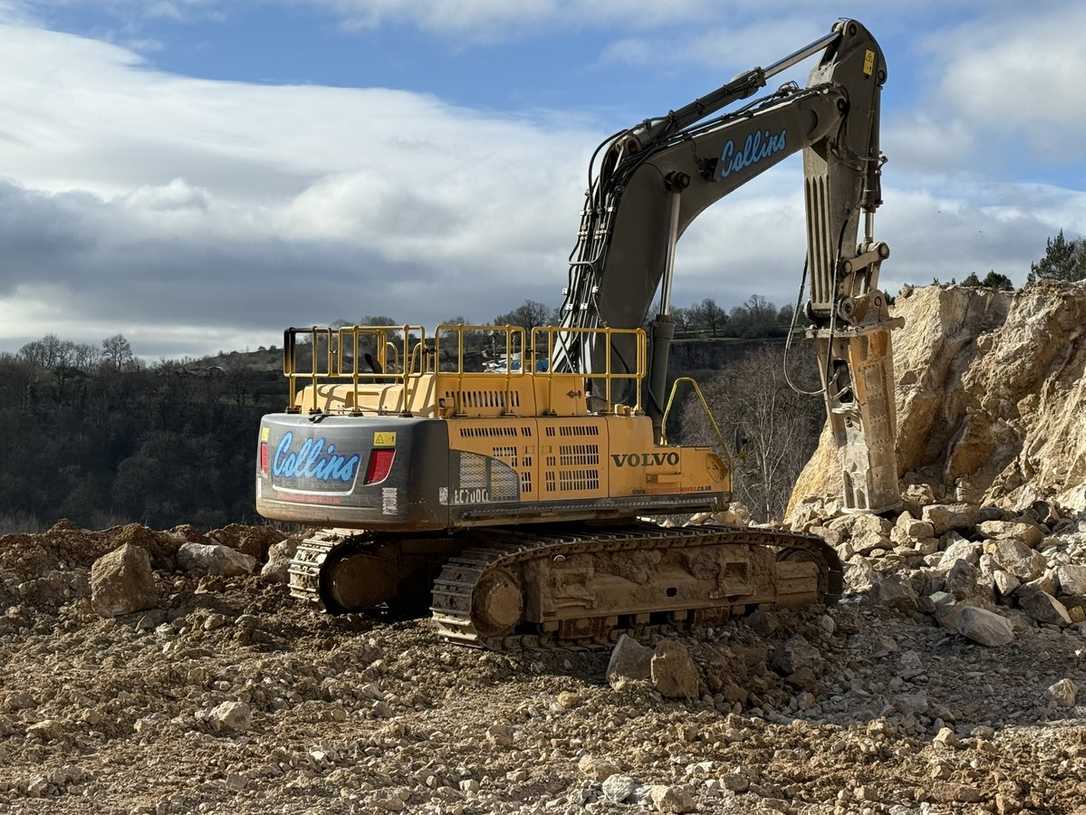 Indeco HP 12000 im Einsatz: Nachhaltiger Kalksteinabbau im Ball Eye Quarry Indeco HP 12000 im Einsatz: Nachhaltiger Kalksteinabbau im Ball Eye Quarry