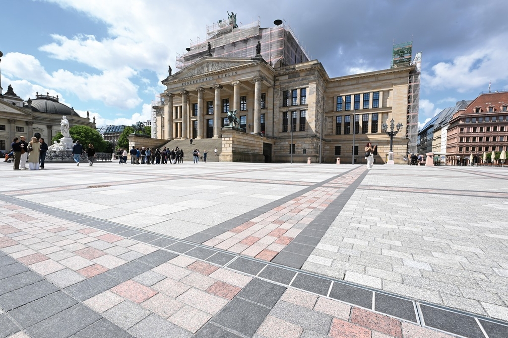 So entwässert Berlins Gendarmenmarkt neuerdings