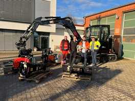 Minibagger von Caterpillar mausert sich zum Multitool