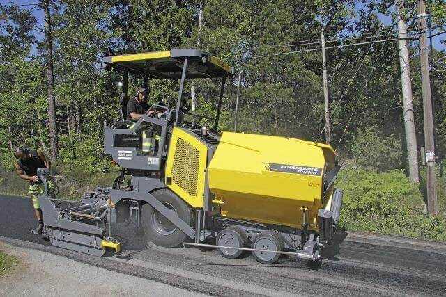 Anfang 2016 neu ins Fertigerprogramm von Dynapac gekommen: der Radfertiger SD1800W mit 0,70 bis 4,70 Metern Einbaubreite. | Foto: Atlas Copco