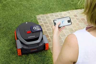 Segway gibt Messe-Debüt mit Mährobotern für Profis und Heimwerker