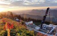 Palfinger-Kran baut Bergstation in den Alpen