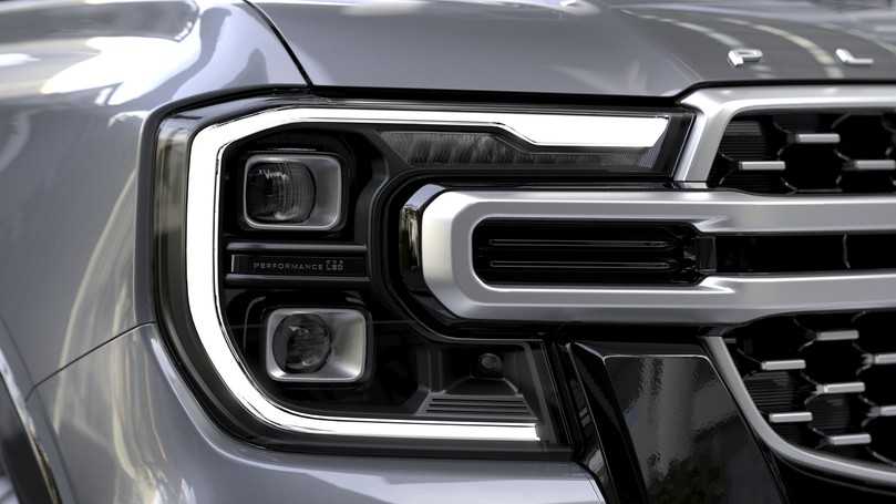 Zu den Premium-Details des Luxus-Pick-ups gehören Tagfahrleuchten in Matrix-LED-Scheinwerfern. Der markante Kühlergrill im modernen Seidenchrom-Finish schafft einen hohen Wiedererkennungswert. | Foto: Ford Zu den Premium-Details des Luxus-Pick-ups gehören Tagfahrleuchten in Matrix-LED-Scheinwerfern. Der markante Kühlergrill im modernen Seidenchrom-Finish schafft einen hohen Wiedererkennungswert. | Foto: Ford