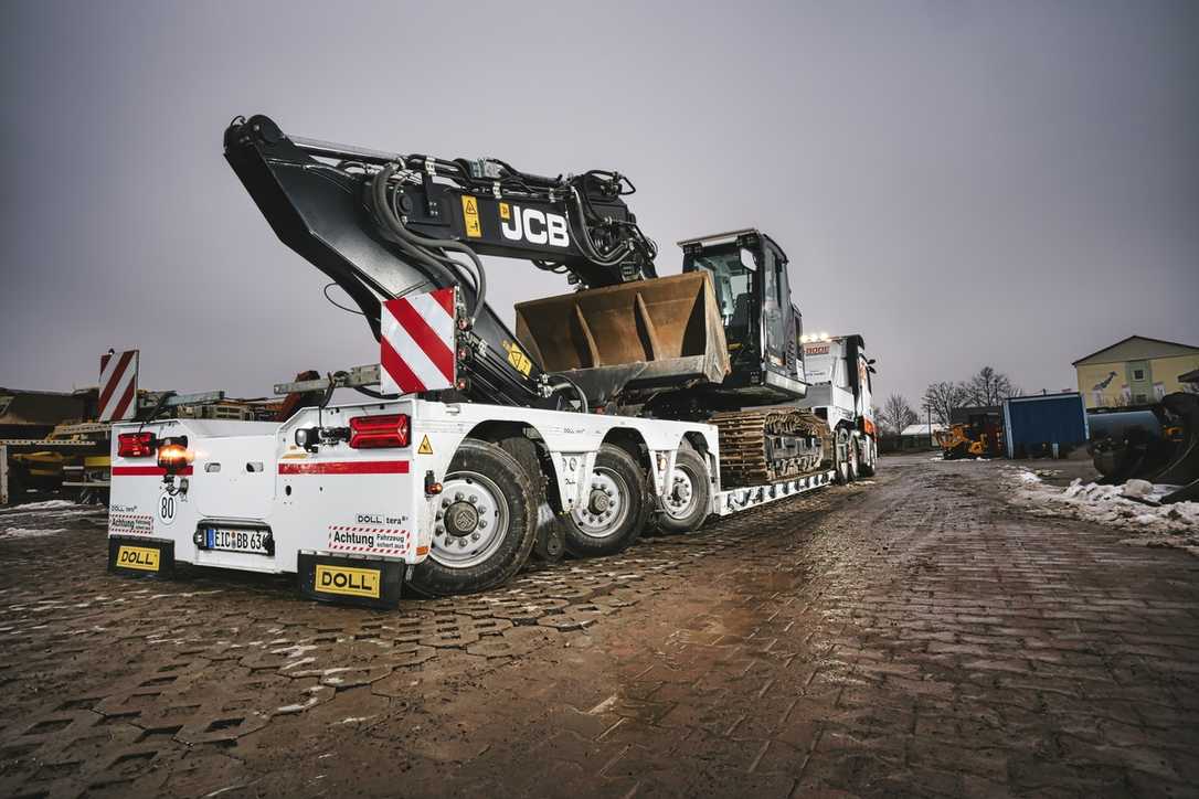 Schwertransport: Neue Tiefbett-Serie von Doll liefert 45 Tonnen Nutzlast
