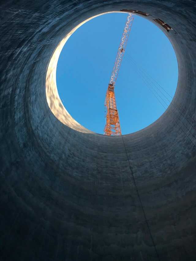Ein 16,50 m tiefer Schacht wurde in 92 Stunden hergestellt. Ein 16,50 m tiefer Schacht wurde in 92 Stunden hergestellt.