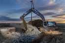 Premiere im Windpark: Dieser Bagger zerlegt 17 Windräder