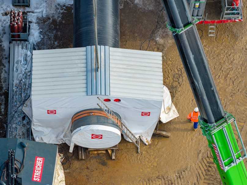 Rohrsegment in der Schweißkabine | Foto: Max Streicher