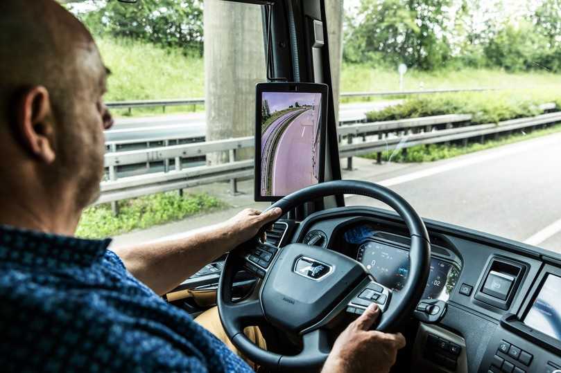Der Fahrerplatz im MAN eTGX unterscheidet sich kaum von den dieselgetriebenen TGX-Modellen. | Foto: OWI Der Fahrerplatz im MAN eTGX unterscheidet sich kaum von den dieselgetriebenen TGX-Modellen. | Foto: OWI