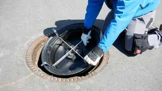 Fremdwasser im Kanalschacht gezielt regulieren