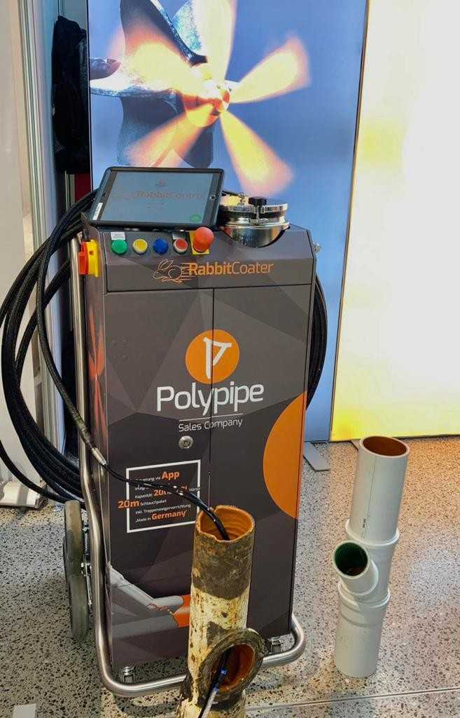 Der neue RabbitCoater mit Sprüh- und Bürstentechnik ist kompakt und handlich und eignet sich daher hervorragend für beengte Räumlichkeiten. | Foto: Polypipe Vertriebs GmbH & Co. KG Der neue RabbitCoater mit Sprüh- und Bürstentechnik ist kompakt und handlich und eignet sich daher hervorragend für beengte Räumlichkeiten. | Foto: Polypipe Vertriebs GmbH & Co. KG