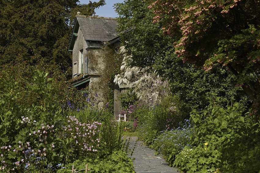 Gärten der Literaten: Eine Reise zu den grünen Regugien der Schriftsteller