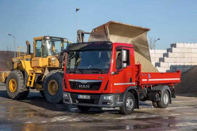 Die Nummer 2 in Deutschland: MAN mit kräftigen Euro 6-Motoren, die jetzt auch das Additiv Adblue brauchen.