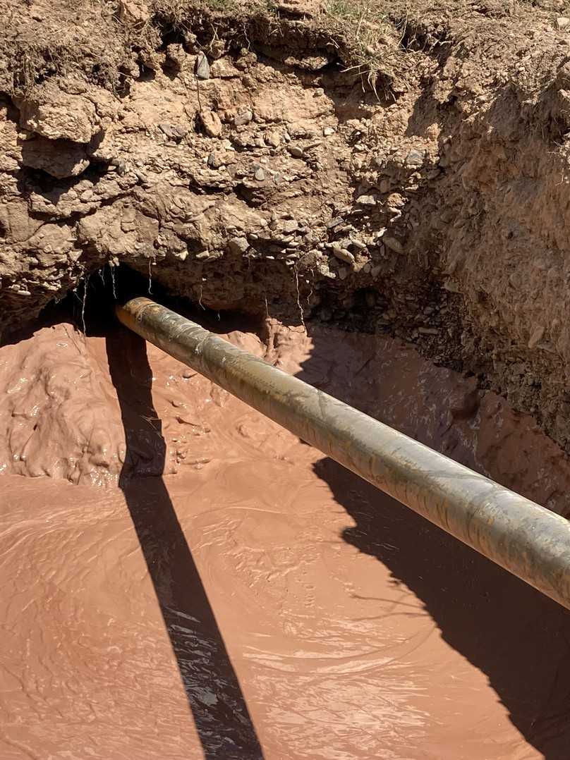 Die Düker unter der Eder führten durch wechselnde Bodenschichten: Auenlehm, Kies und auch große Felsblöcke. | Foto: Tracto Die Düker unter der Eder führten durch wechselnde Bodenschichten: Auenlehm, Kies und auch große Felsblöcke. | Foto: Tracto