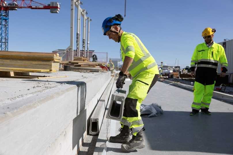 Reibungslose Installation: Das einfache Handling der   Rinnen, unterstützt von Schulungen von Ulefos und BG-Graspointner, überzeugt   auf der Baustelle. | Foto: BG-Graspointner