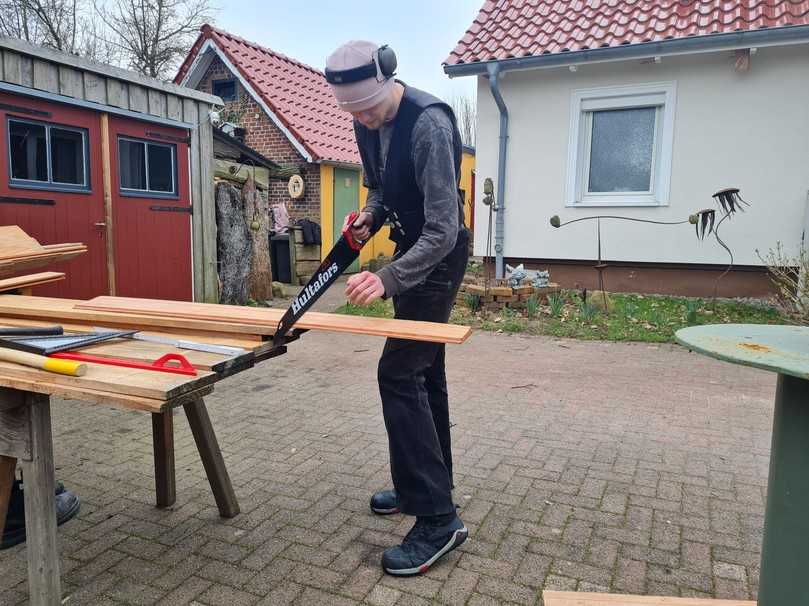 Keine Chance für Schmutz: Ein klarer Vorteil des höheren Schafts beim Pegasus ist, dass beim Sägen oder Flexen keine Späne von oben in den Schuh fallen. | Foto: yb