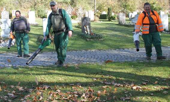 Kurzatmig: Laubbläser mit Rückenakku im Test