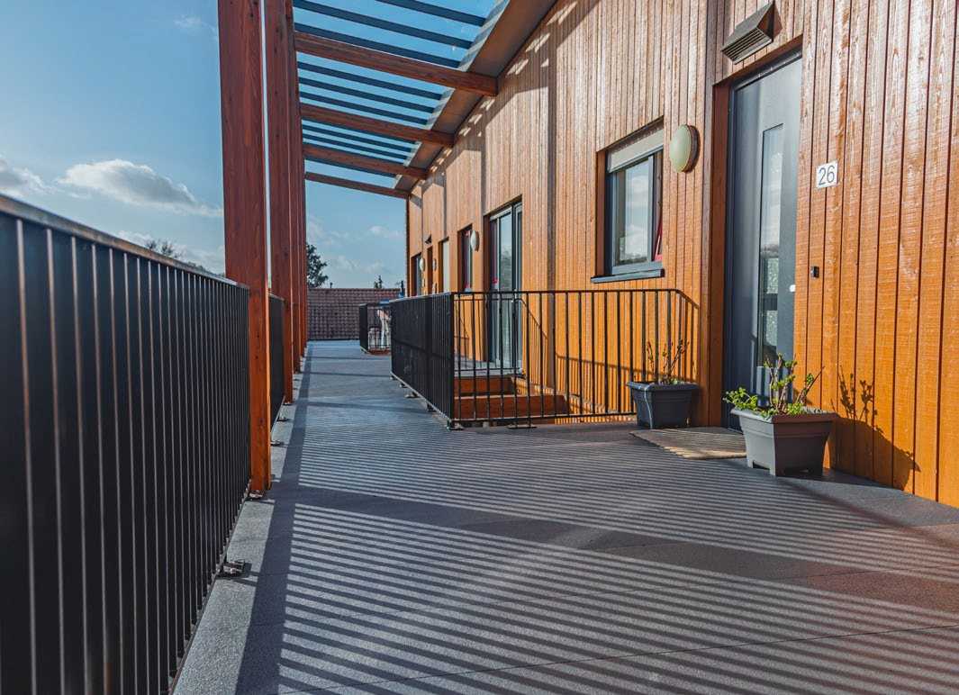 Für Balkone: GFK-Bodenplatte mit DIBt-Zulassung und Brandschutznachweis Für Balkone: GFK-Bodenplatte mit DIBt-Zulassung und Brandschutznachweis