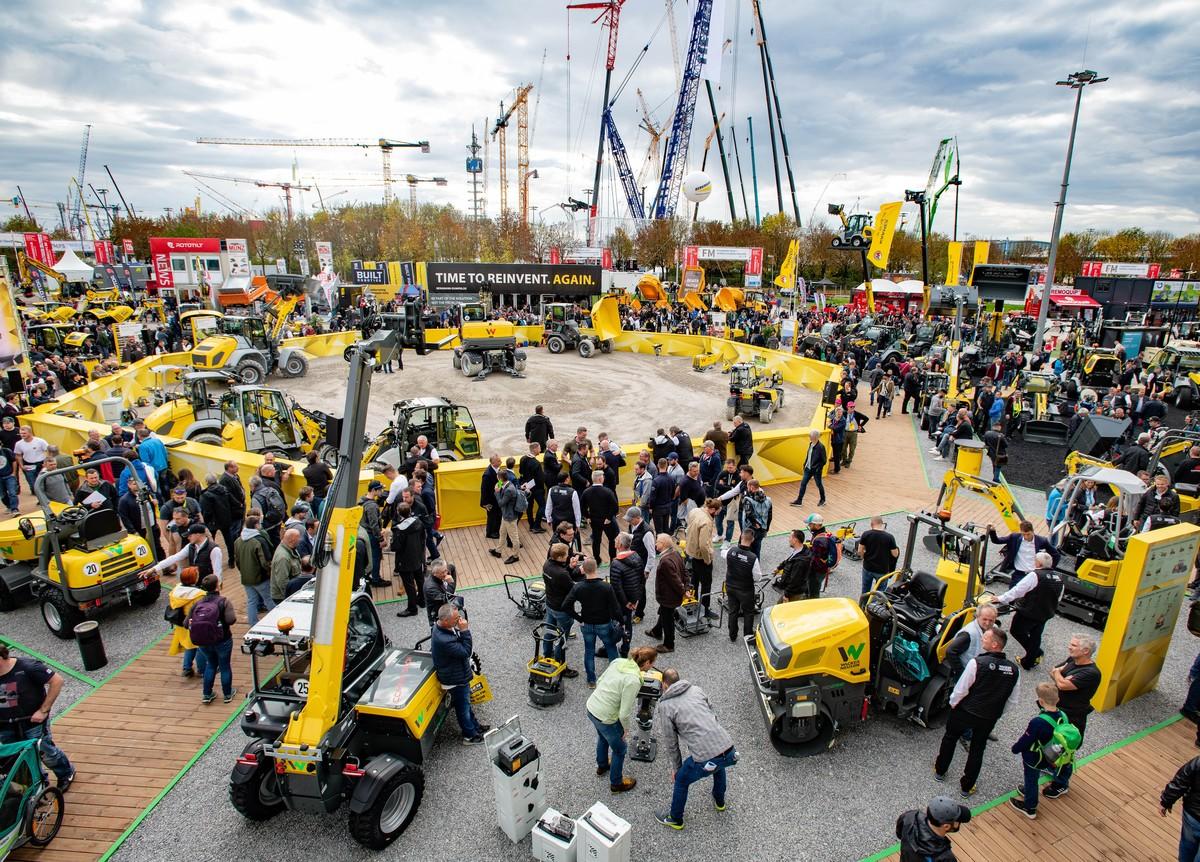 Auch ohne Riesenrad war der Rummel auf dem Stand von Wacker Neuson groß. | Foto: Wacker Neuson