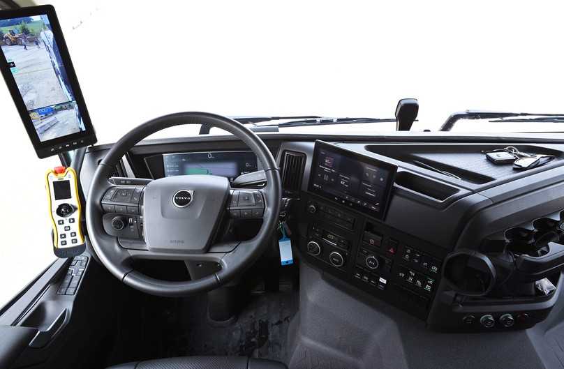 Bei Lenkrad, Schaltern und Armaturen müssen sich altgediente Volvo-Fahrer im Stromer nicht weiter umstellen. | Foto: FH