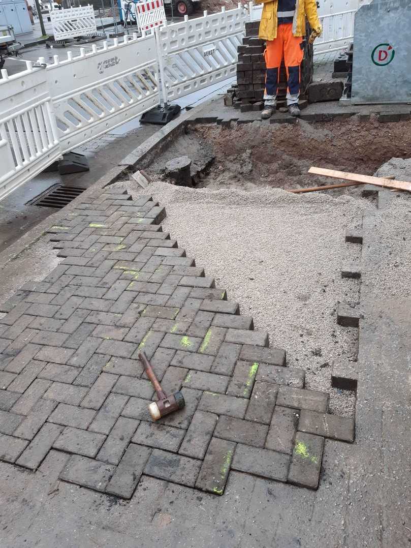 Alles aus einer Hand: Auch die anschließende Wiederherstellung der Oberflächen, um die Umgebung in ihren ursprünglichen Zustand zurückzuversetzen, wurde von der Sanierungstechnik Dommel durchgeführt. | Foto: Dommel Alles aus einer Hand: Auch die anschließende Wiederherstellung der Oberflächen, um die Umgebung in ihren ursprünglichen Zustand zurückzuversetzen, wurde von der Sanierungstechnik Dommel durchgeführt. | Foto: Dommel