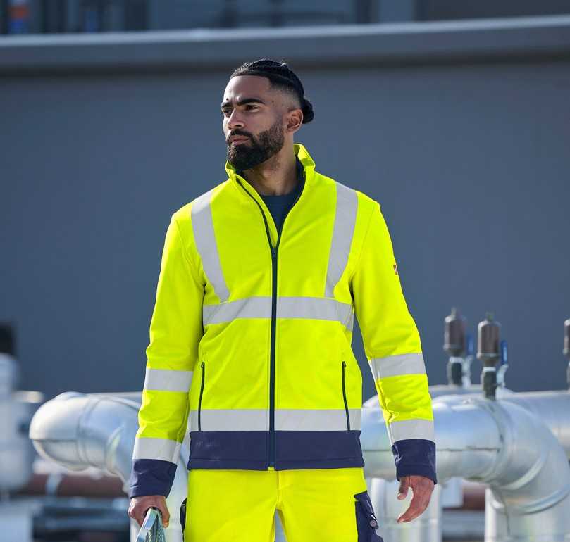 Die Warnschutz Softshelljacke e.s.line.core ist ein bequemer Warnschutz-Allrounder der Klasse 3. | Foto: Strauss