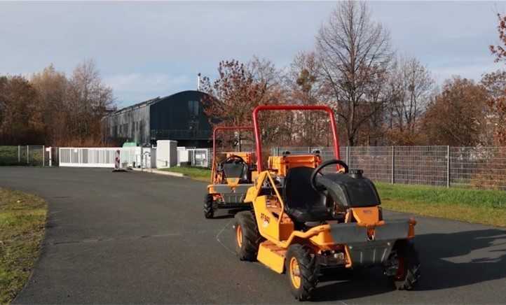 Zwei AS 940 Sherpa 4WD RC auf dem Testgelände des Fraunhofer IVI | Foto: AS-Motor GmbH Zwei AS 940 Sherpa 4WD RC auf dem Testgelände des Fraunhofer IVI | Foto: AS-Motor GmbH