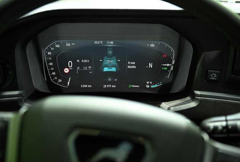 Statt Drehzahlmesser gibt es im Digital-Display ein Powermeter, das über aktuelle Stromflussrichtung informiert. | Foto: FH Statt Drehzahlmesser gibt es im Digital-Display ein Powermeter, das über aktuelle Stromflussrichtung informiert. | Foto: FH