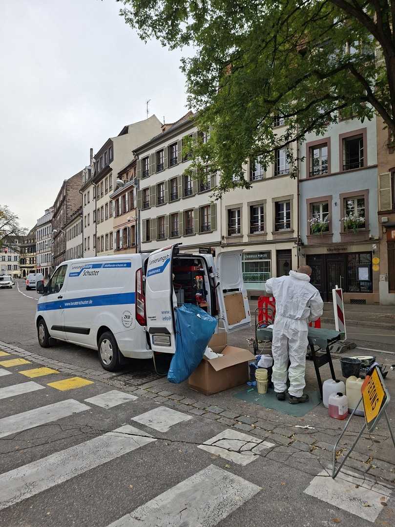 Kompakt auf der Baustelle: So viel Platz braucht das Hutmax-System. | Foto: Kanaltechnik Schuster
