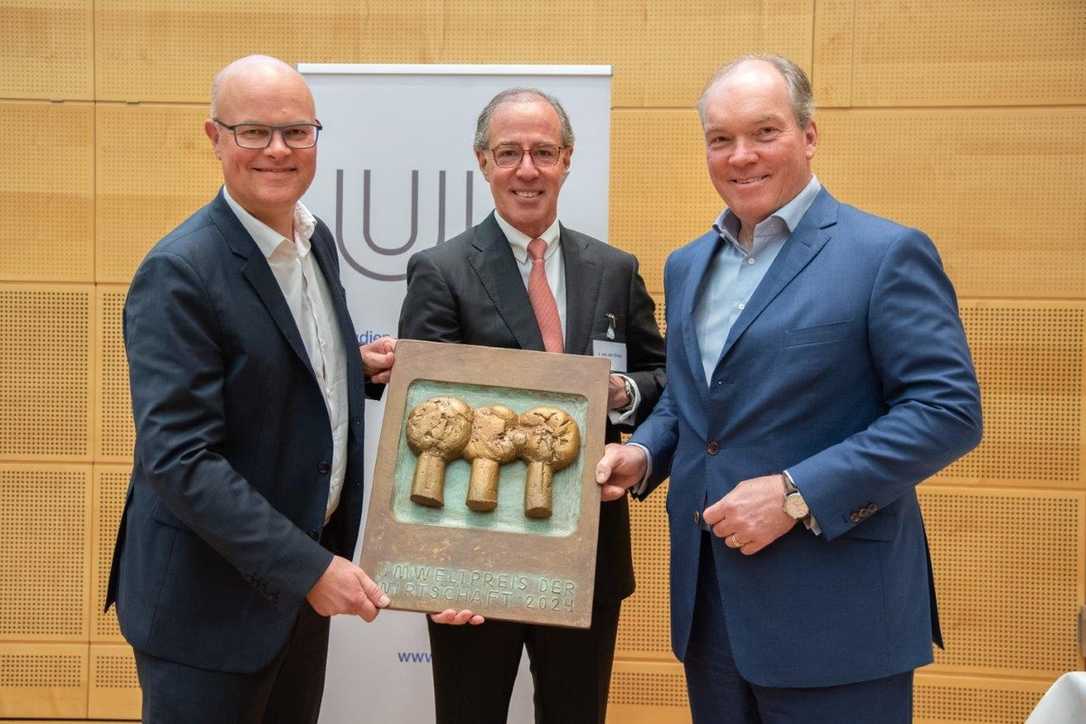 Werner Vollert gewinnt Umweltpreis 2024 für Flüssigboden-Technologie Werner Vollert gewinnt Umweltpreis 2024 für Flüssigboden-Technologie