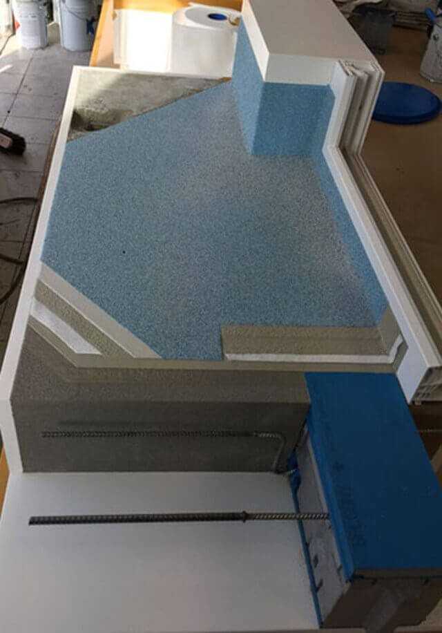 Balkonsanierung: Flüssigkunststoff funktioniert auch auf Isokorb Balkonsanierung: Flüssigkunststoff funktioniert auch auf Isokorb