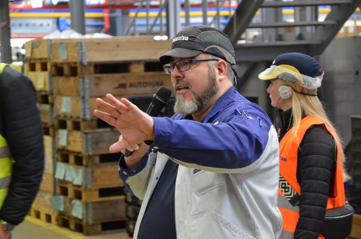 Begleitete die Fachpresse auf der Komatsu-Werksführung in Hannover: Jan Warnke. | Foto: B_I MEDIEN/Budde