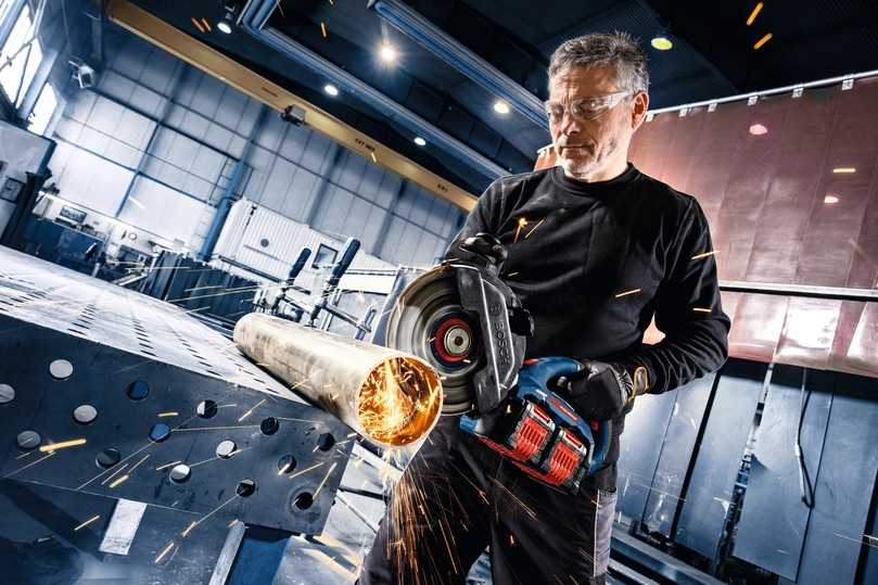 Das neue Flaggschiff für anspruchsvolle Trenn- und Schleifarbeiten bietet eine Schnitttiefe von 75 Millimetern. | Foto: Bosch