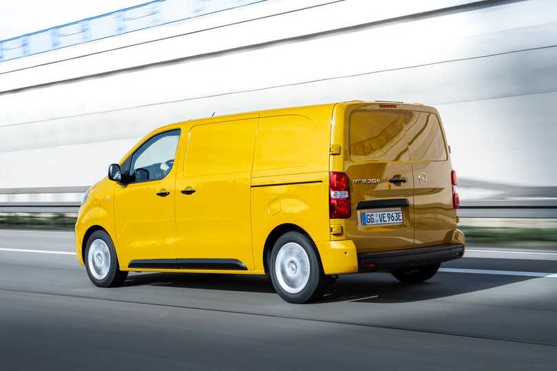 Der vollelektrische Opel Vivaro-e bringt es mit dem stärksten, komplett aufgeladenen Akkus auf Reichweiten bis 330 km. | Foto: Foto: Opel Der vollelektrische Opel Vivaro-e bringt es mit dem stärksten, komplett aufgeladenen Akkus auf Reichweiten bis 330 km. | Foto: Foto: Opel