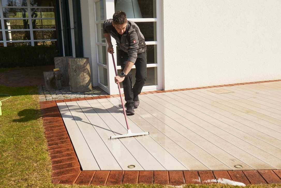 WPC Terrassendielen für den Winter reinigen WPC Terrassendielen für den Winter reinigen