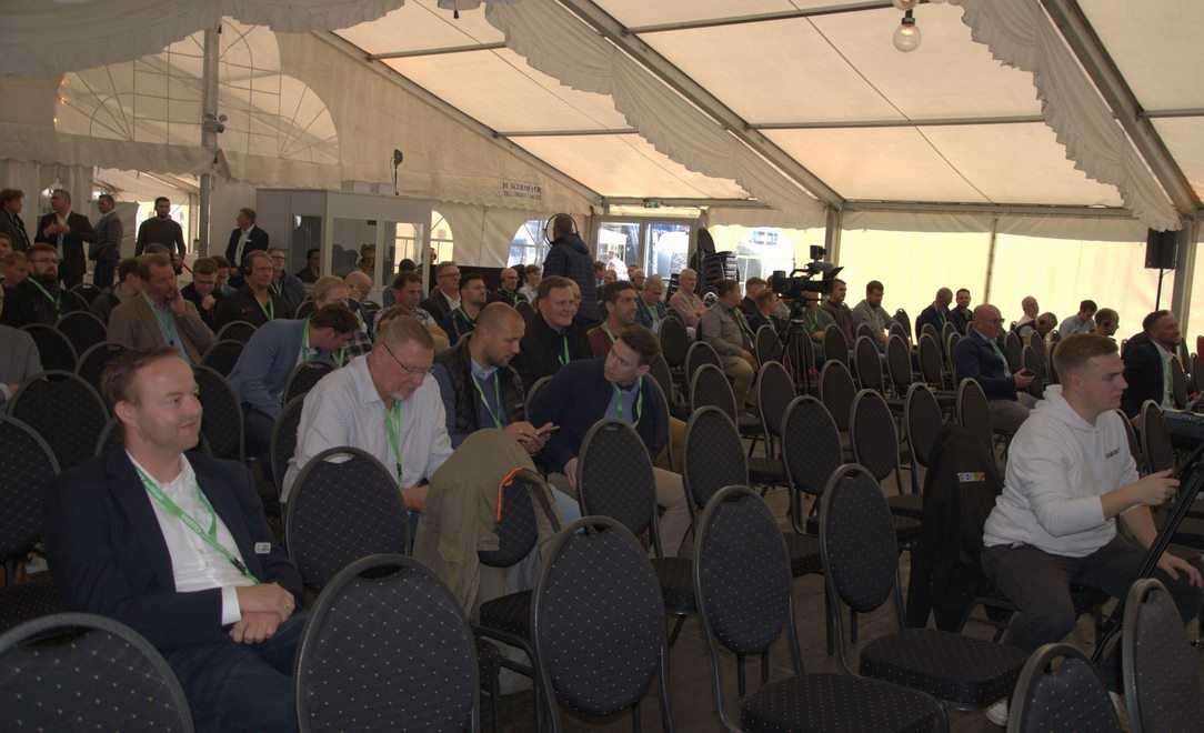 Saertex multiCom-Hausmesse präsentiert Trends der Kanalsanierung Saertex multiCom-Hausmesse präsentiert Trends der Kanalsanierung