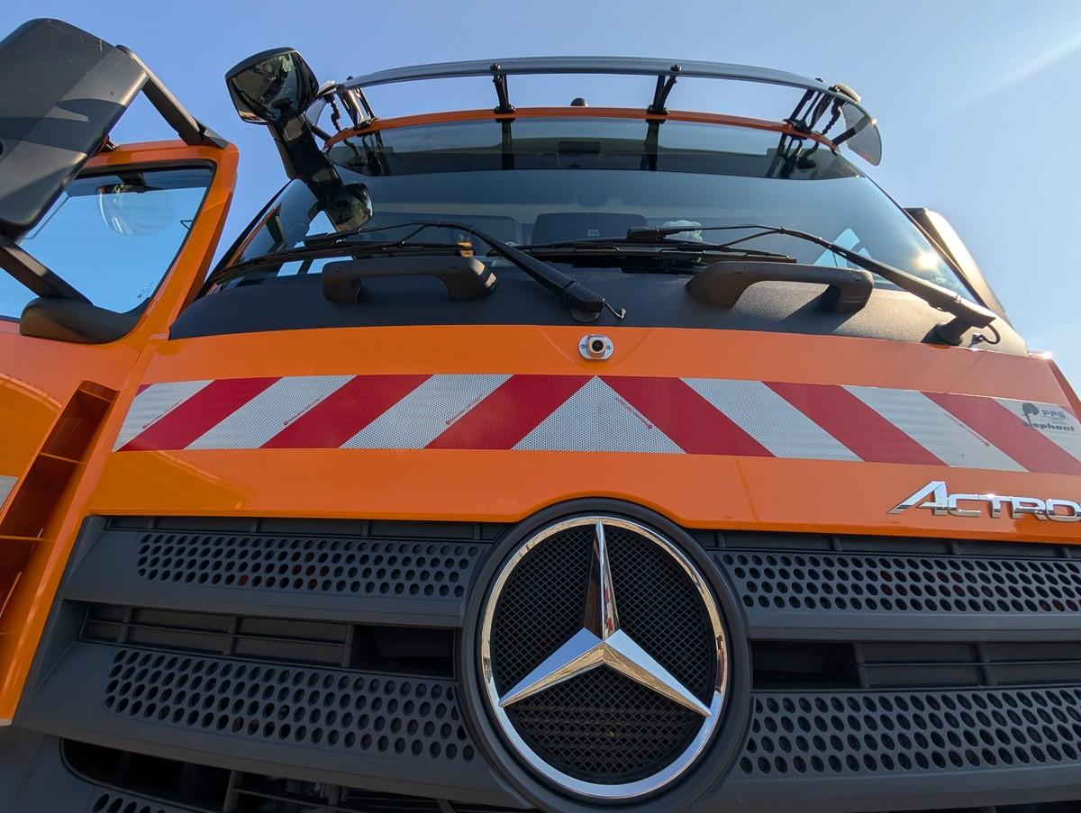 Vier am Fahrzeug verbaute Kameras liefern den kompletten Rundum-Blick um das Fahrzeug. | Foto: B_I MEDIEN/Saric