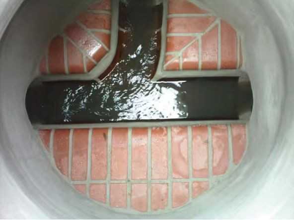 …und Schacht mit erneuertem Sohlbereich und reprofilierten Schachtwänden. | Foto: Rohrsanierung Jensen