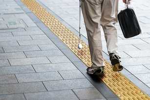 Kombi-Lösung aus Schwerlastrinne und Gussabdeckung spricht drei Sinne an