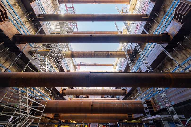 Die benötigten Steifenlagen zur Sicherung des Verbaus sind installiert. | Foto: Porr