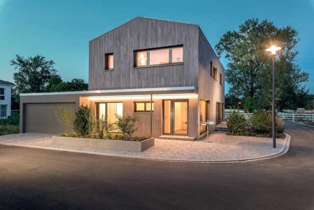 Die klare Gestaltungsline dieses Privatgartens harmoniert perfekt mit dem Gebäude. Firma Jäger realisiert Kundenwünsche mit großem ästhetischem und handwerklichem Anspruch. Die klare Gestaltungsline dieses Privatgartens harmoniert perfekt mit dem Gebäude. Firma Jäger realisiert Kundenwünsche mit großem ästhetischem und handwerklichem Anspruch.